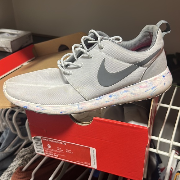 Women’s Nike Rosherun QS - Picture 2 of 3